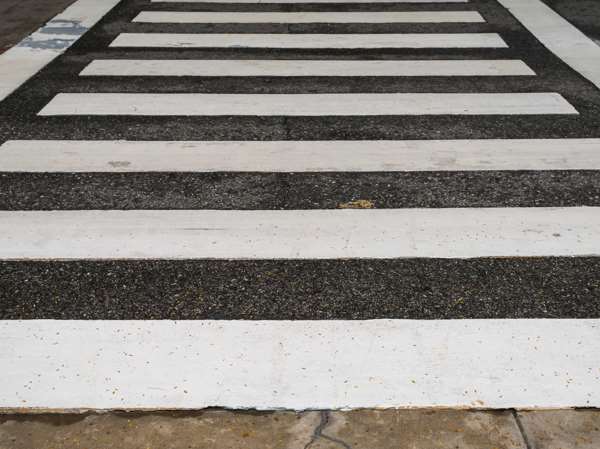 kapa harus menggunakan glass beads pada marka jalan