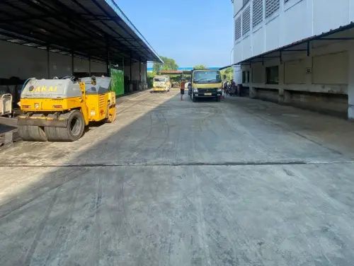 Kondisi akses jalan usaha sebelum perbaikan pengaspalan di Sumedang